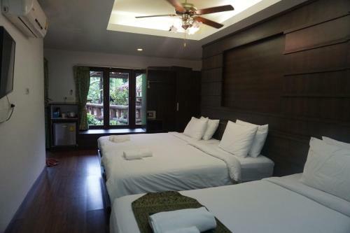 Hotel Rock And Tree House Resort