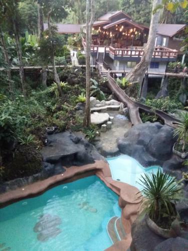 Hotel Rock And Tree House Resort