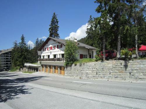 Hostal B&B Swisschalet Montana