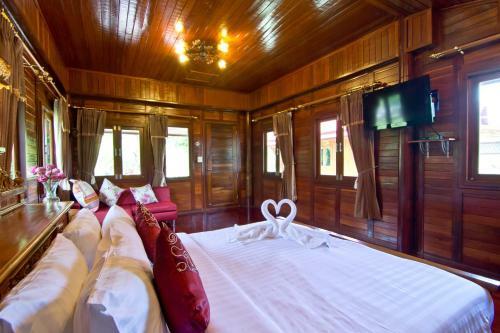 Hotel Bueng Bua Thong Resort