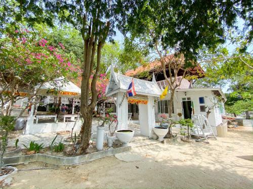 Hotel Banthaisangthain Resort