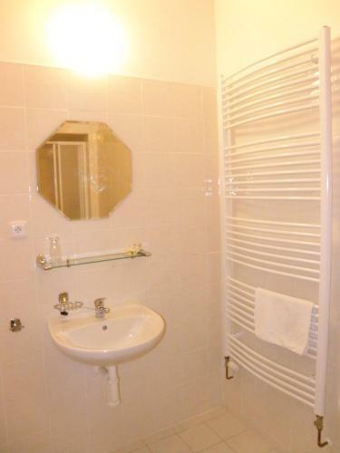 Hotel Zamek Cerveny Hradek