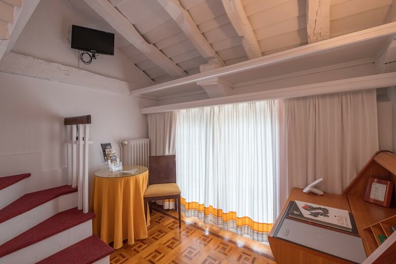 Hotel Posada Santa Maria La Real