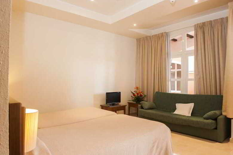 Aparthotel Lloyds Beach Club