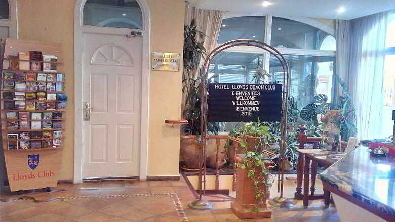 Aparthotel Lloyds Beach Club