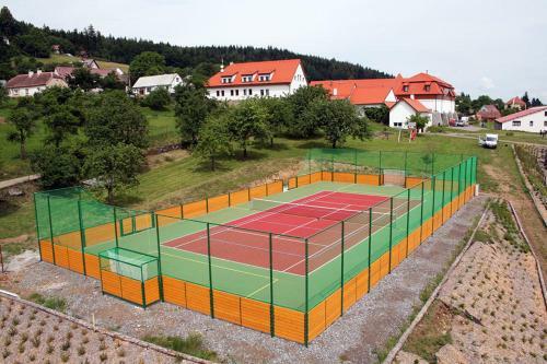 Hotelov� A Jezdeck� Are�l Dvur Krutenice