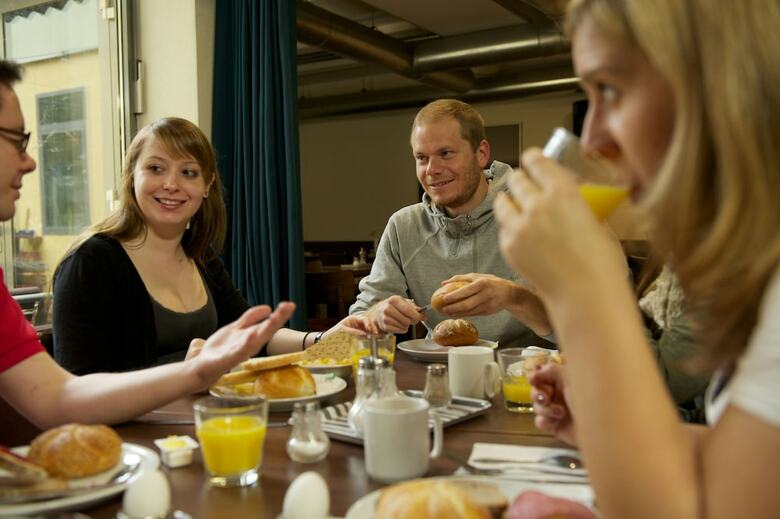 Apartamentos The 4 You Hostel & Hotel