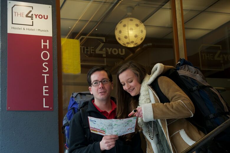 Apartamentos The 4 You Hostel & Hotel