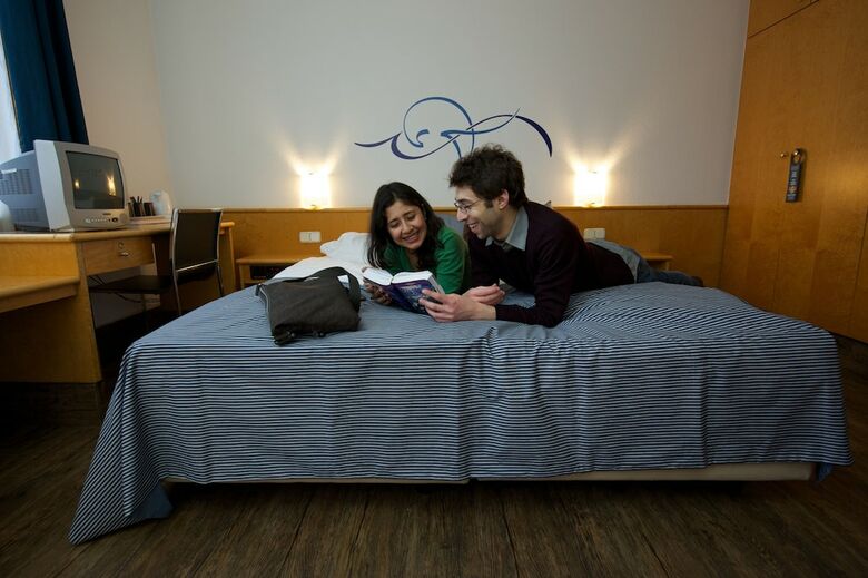 Apartamentos The 4 You Hostel & Hotel