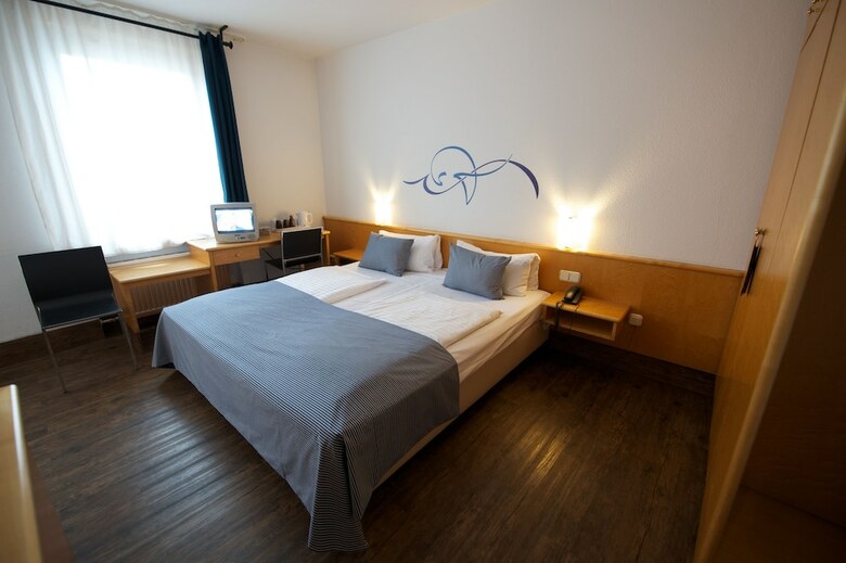 Apartamentos The 4 You Hostel & Hotel