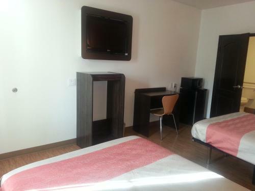 Motel 6 Bell Gardens