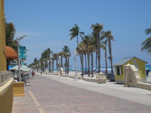 Hotel Hollywood Sands Resort