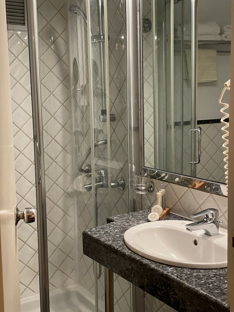 Best Western Ilisia Hotel