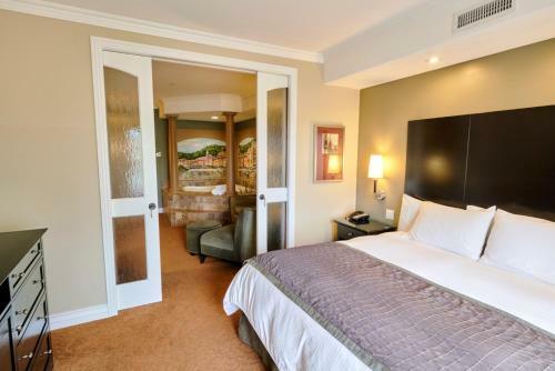 La Bellasera Hotel & Suites