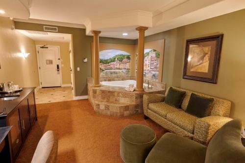 La Bellasera Hotel & Suites