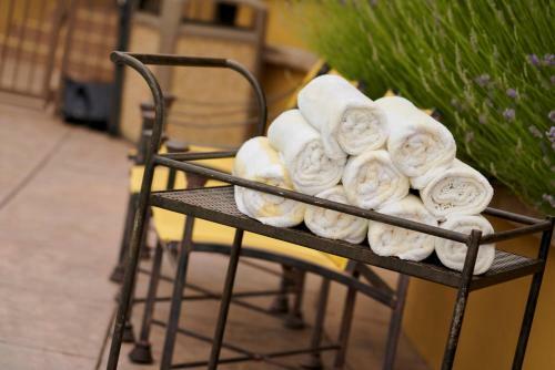 La Bellasera Hotel & Suites