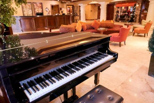 La Bellasera Hotel & Suites