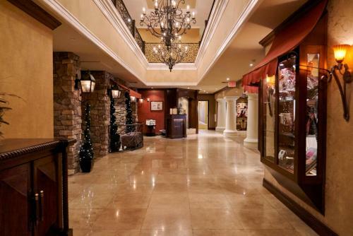 La Bellasera Hotel & Suites