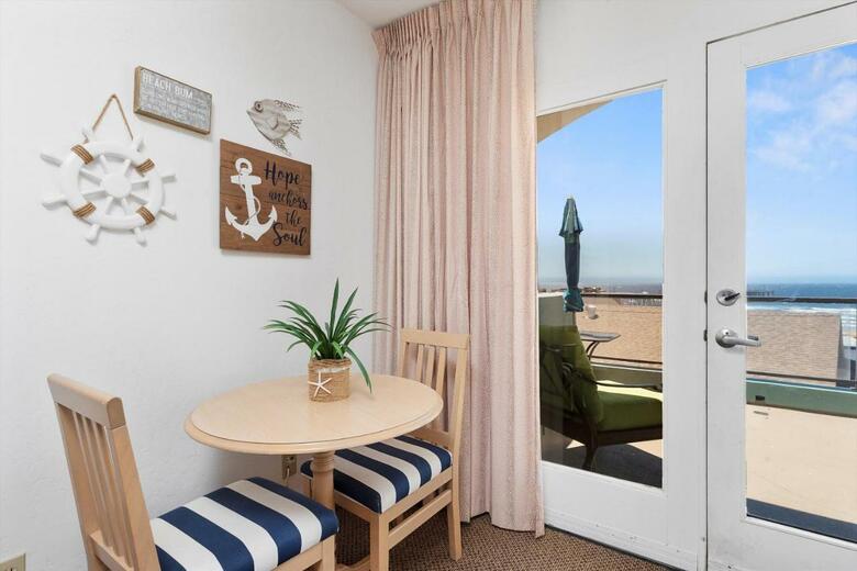 Hotel Beach House Inn & Suites