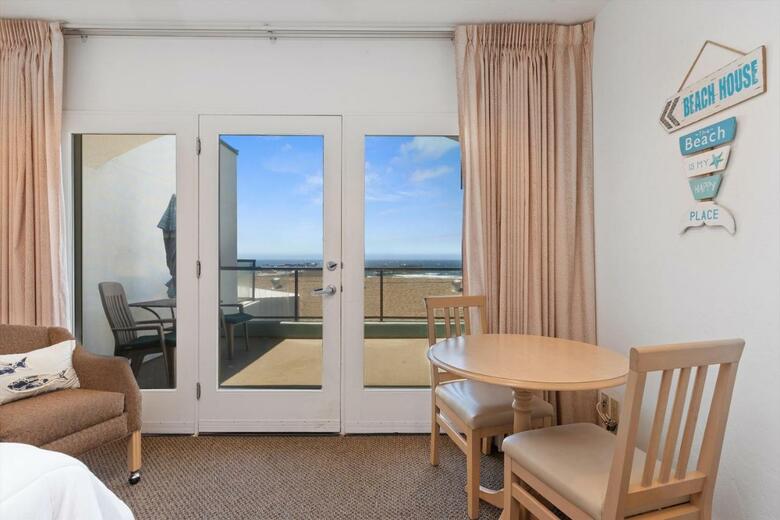 Hotel Beach House Inn & Suites