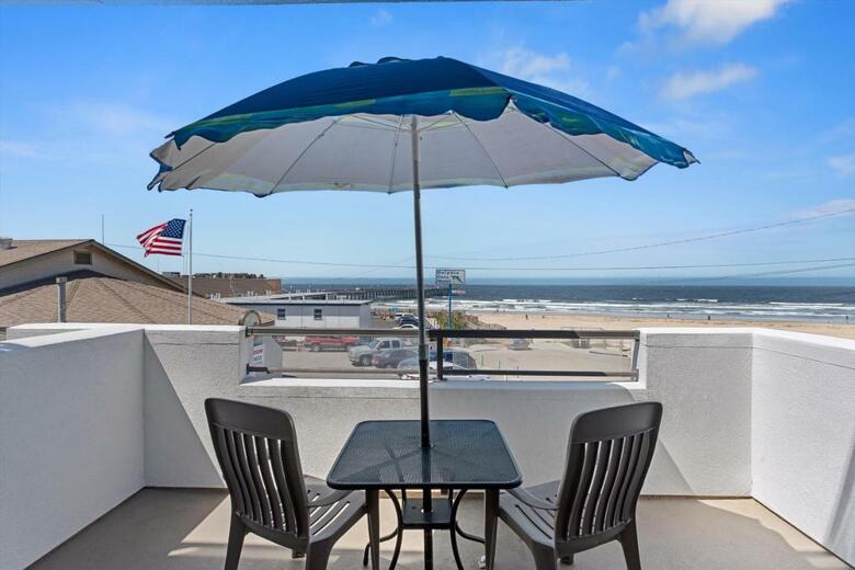 Hotel Beach House Inn & Suites