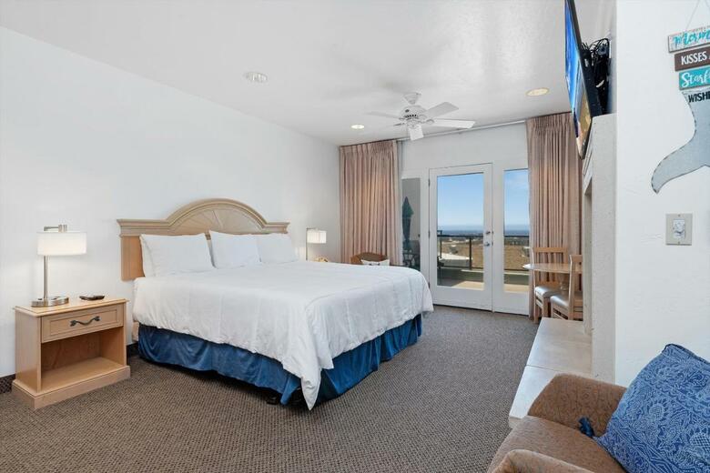 Hotel Beach House Inn & Suites