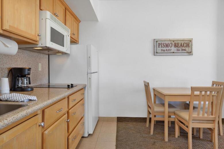 Hotel Beach House Inn & Suites