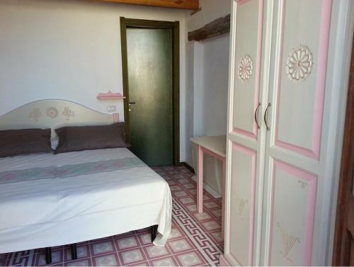 Hostal Sa Domu E Crakeras