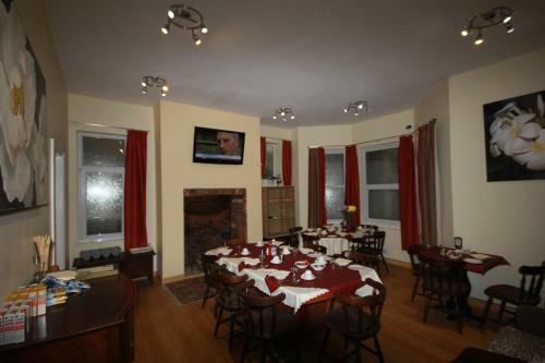 Bed & Breakfast Dolphins Hotel