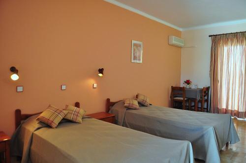 Sandy's Studios Apartments & Log-villas