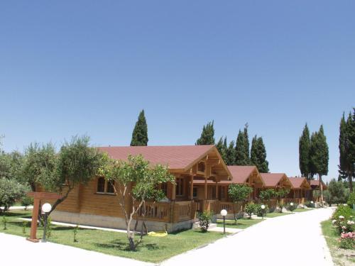 Sandy's Studios Apartments & Log-villas