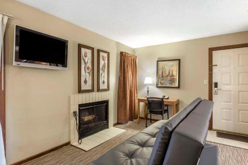 Hotel Arbor Suites At The Mall