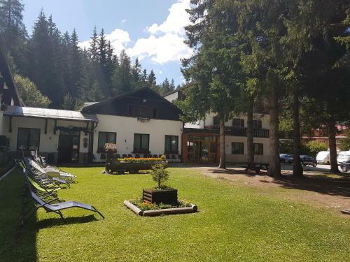 Hostal Casa Alpina Dobbiaco