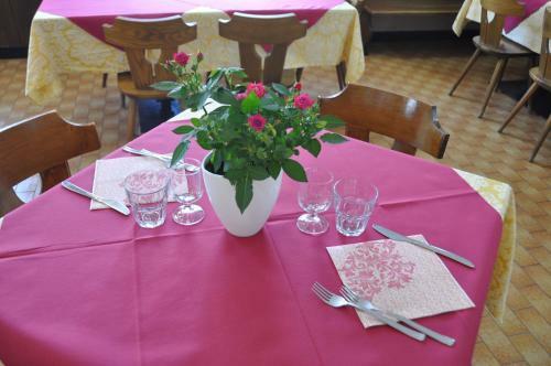 Hostal Casa Alpina Dobbiaco