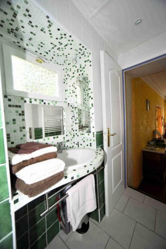 Hostal Domaine Du Vern