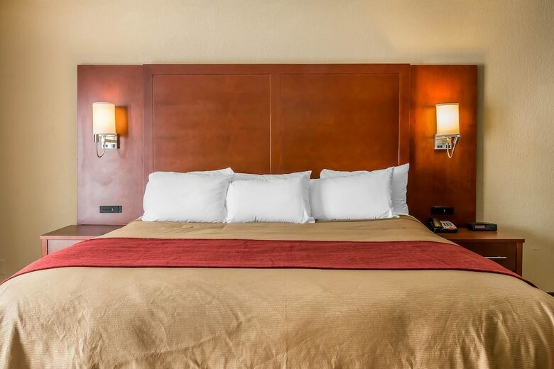 Hotel Oglethorpe Inn & Suites