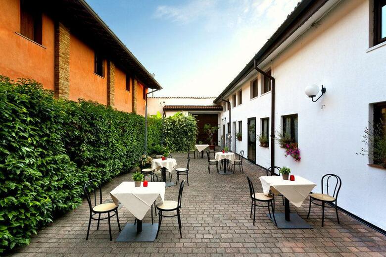 Ca Bianca Hotel Corte Del Naviglio