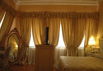 Andreola Central Hotel