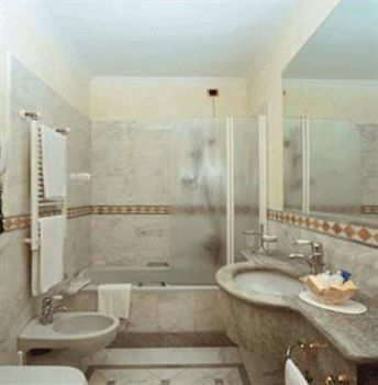 Andreola Central Hotel