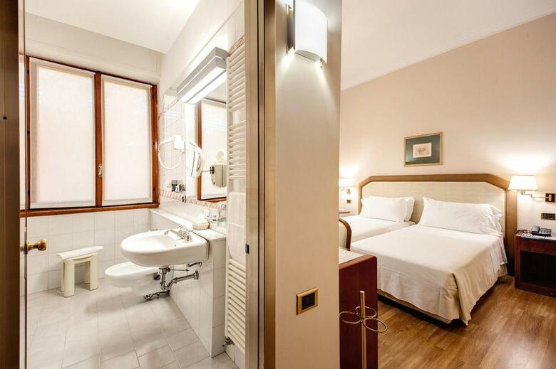 Hotel Bristol