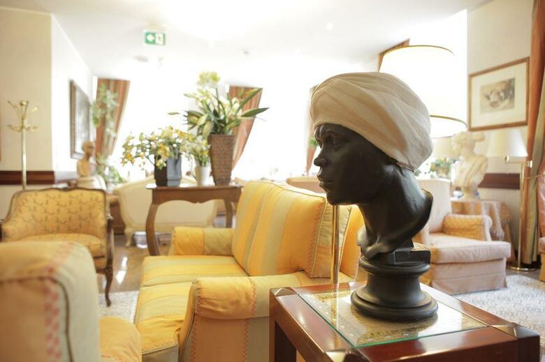 Hotel Bristol