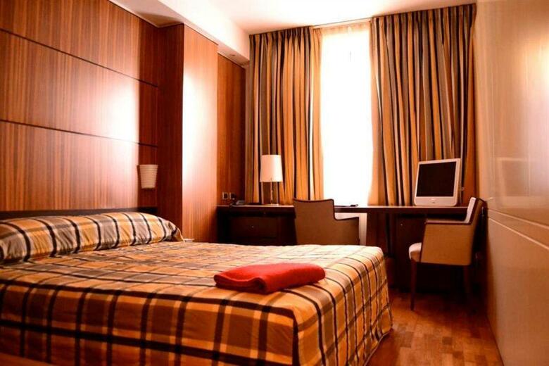 Hotel Carrobbio