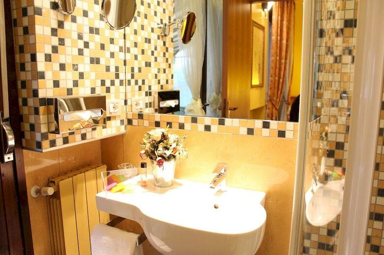Hotel Carrobbio