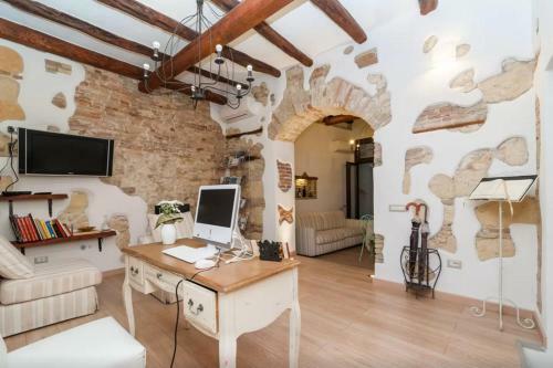 Bed & Breakfast Arch�