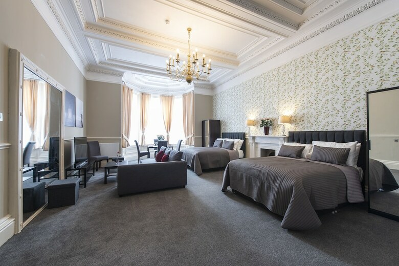 Hotel Grosvenor Suites