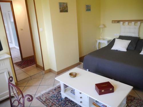Bed & Breakfast Chambres D'h�tes Et Roulottes Le Clos Du Quesnay