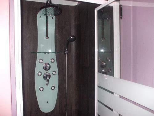 Bed & Breakfast Chambres D'h�tes Et Roulottes Le Clos Du Quesnay