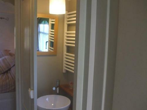 Bed & Breakfast Chambres D'h�tes Et Roulottes Le Clos Du Quesnay