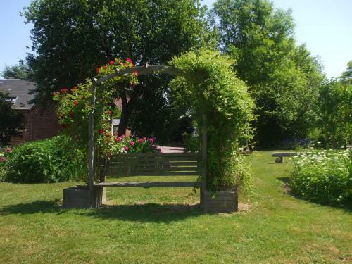 Bed & Breakfast Chambres D'h�tes Et Roulottes Le Clos Du Quesnay