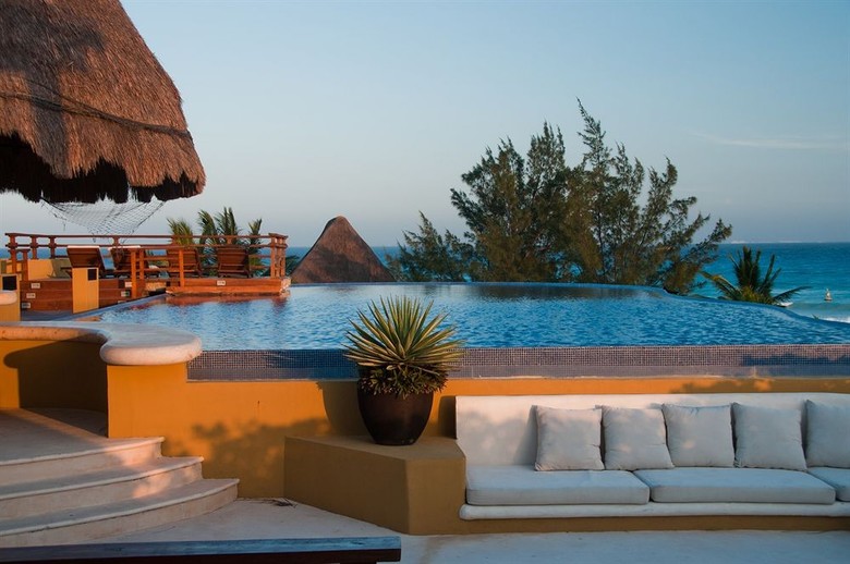 Pueblito Luxury Condohotel